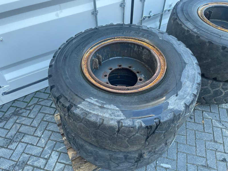 Ahlmann AZ14-BKT 17.5R25-Tire/Reifen/Band - Padangos ir ratlankiai - Statybinė technika: foto 2 Ahlmann AZ14-BKT 17.5R25-Tire/Reifen/Band - Padangos ir ratlankiai - Statybinė technika: foto 2