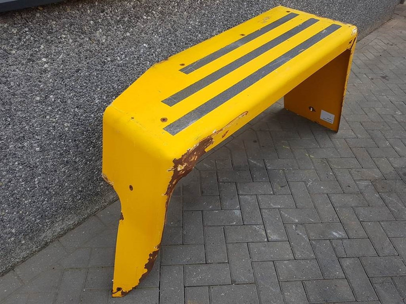 Ahlmann AZ150-4181501A-R/A-Mud guard/Kotfluegel/Spatbord - Sparnas - Statybinė technika: foto 2 Ahlmann AZ150-4181501A-R/A-Mud guard/Kotfluegel/Spatbord - Sparnas - Statybinė technika: foto 2