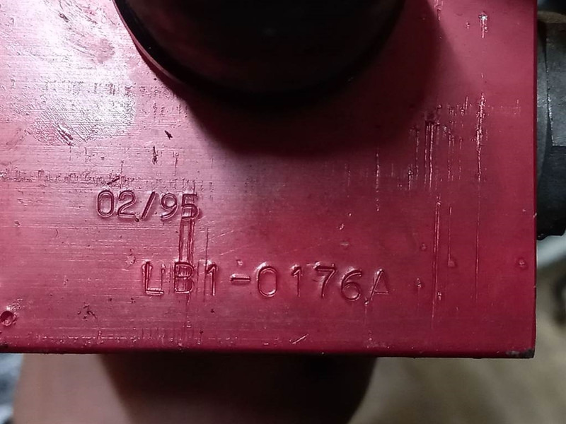 Ahlmann AZ6-4195590A-Control valve/Wegeventil/Ventiel - Hidraulika - Statybinė technika: foto 5 Ahlmann AZ6-4195590A-Control valve/Wegeventil/Ventiel - Hidraulika - Statybinė technika: foto 5