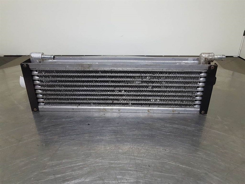 Case 621D-Denso MNY70266601B2C-Airco condenser/koeler - Rėmas/ Važiuoklė - Statybinė technika: foto 3 Case 621D-Denso MNY70266601B2C-Airco condenser/koeler - Rėmas/ Važiuoklė - Statybinė technika: foto 3