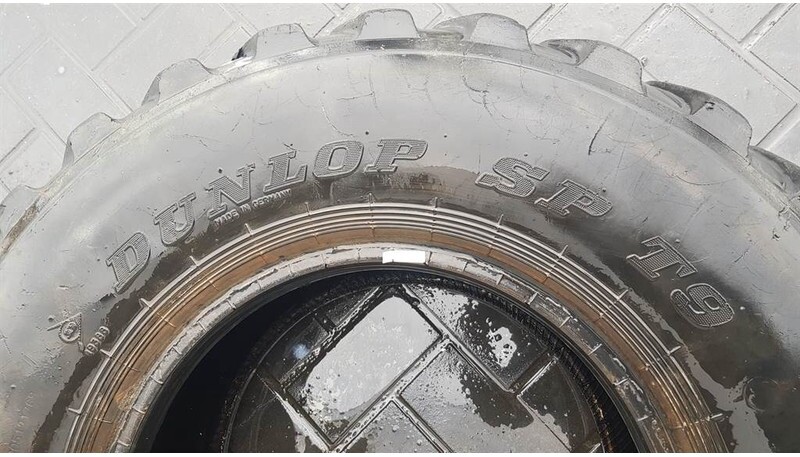 DUNLOP SP T9 335/80-R18 EM (12.5R18) - Tyre/Reifen/Band - Padanga - Statybinė technika: foto 2 DUNLOP SP T9 335/80-R18 EM (12.5R18) - Tyre/Reifen/Band - Padanga - Statybinė technika: foto 2
