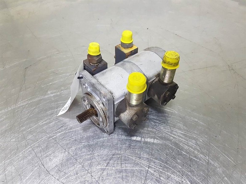 Diesel Kiki - Bosch - 307012-1020 - Gearpump/Zahnr - Hidraulika - Statybinė technika: foto 1 Diesel Kiki - Bosch - 307012-1020 - Gearpump/Zahnr - Hidraulika - Statybinė technika: foto 1