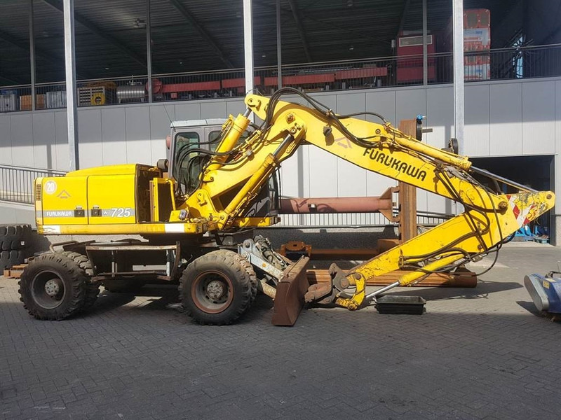 Furukawa W 725 LS (For parts) - Ratinis ekskavatorius: foto 1 Furukawa W 725 LS (For parts) - Ratinis ekskavatorius: foto 1
