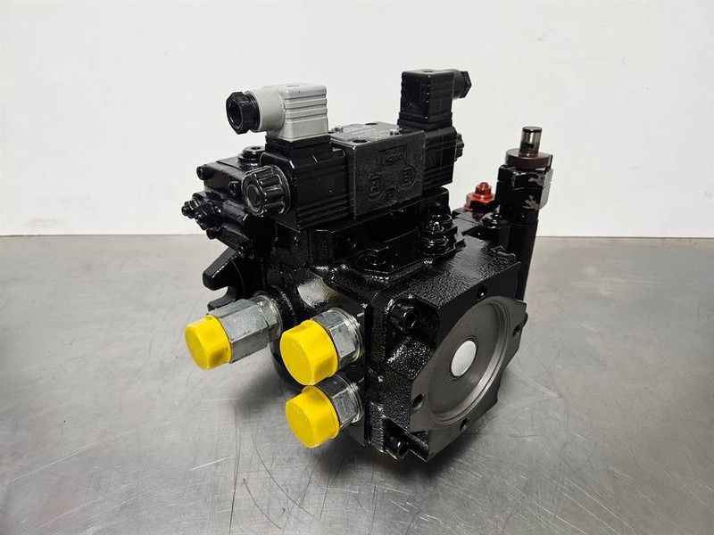 Giant 451T-Bondioli& Pavesi M4PV28-28-Drive pump/Rijpomp - Hidraulika - Statybinė technika: foto 5 Giant 451T-Bondioli& Pavesi M4PV28-28-Drive pump/Rijpomp - Hidraulika - Statybinė technika: foto 5