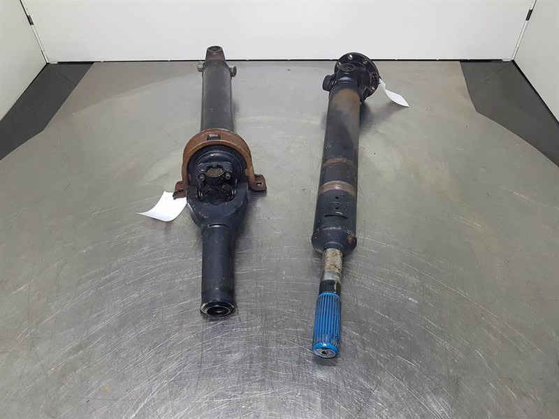 JCB 426E AGRI-914/60133-Propshaft/Gelenkwelle/Cardanas - Ašis ir dalys - Statybinė technika: foto 2 JCB 426E AGRI-914/60133-Propshaft/Gelenkwelle/Cardanas - Ašis ir dalys - Statybinė technika: foto 2