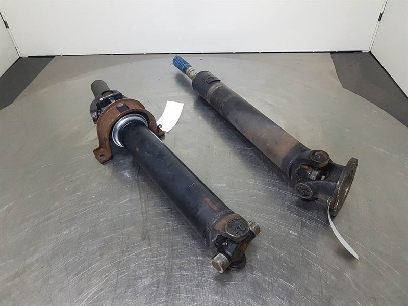 JCB 426E AGRI-914/60133-Propshaft/Gelenkwelle/Cardanas - Ašis ir dalys - Statybinė technika: foto 3 JCB 426E AGRI-914/60133-Propshaft/Gelenkwelle/Cardanas - Ašis ir dalys - Statybinė technika: foto 3