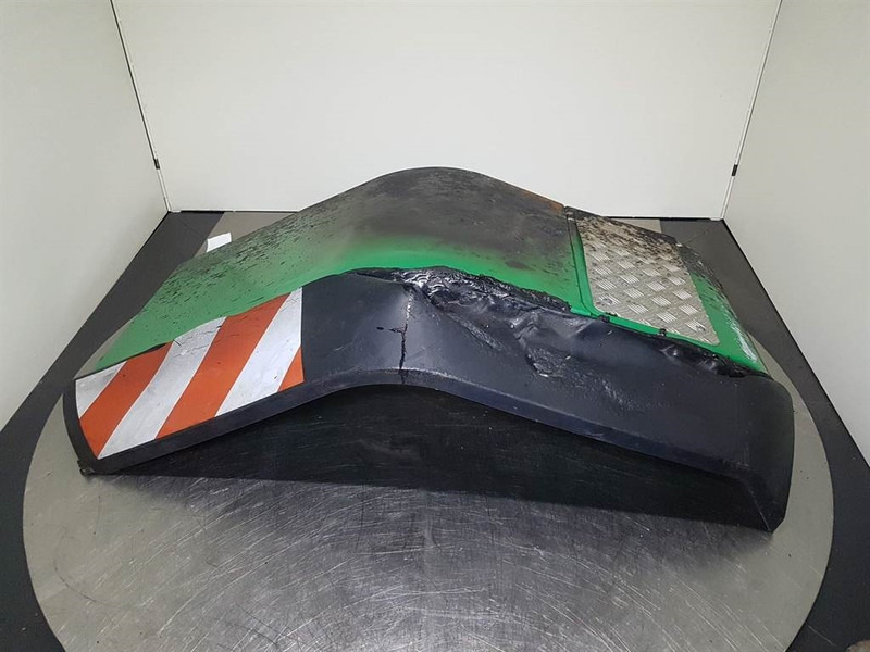 JCB 426E AGRI HT - Mud guard/Kotfluegel/Spatbord - Rėmas/ Važiuoklė - Statybinė technika: foto 1 JCB 426E AGRI HT - Mud guard/Kotfluegel/Spatbord - Rėmas/ Važiuoklė - Statybinė technika: foto 1