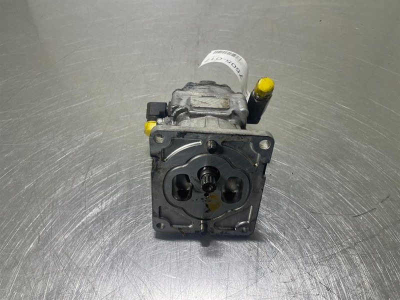 Komatsu WA200 - Gearpump/Zahnradpumpe/Tandwielpomp - Hidraulika - Statybinė technika: foto 2 Komatsu WA200 - Gearpump/Zahnradpumpe/Tandwielpomp - Hidraulika - Statybinė technika: foto 2