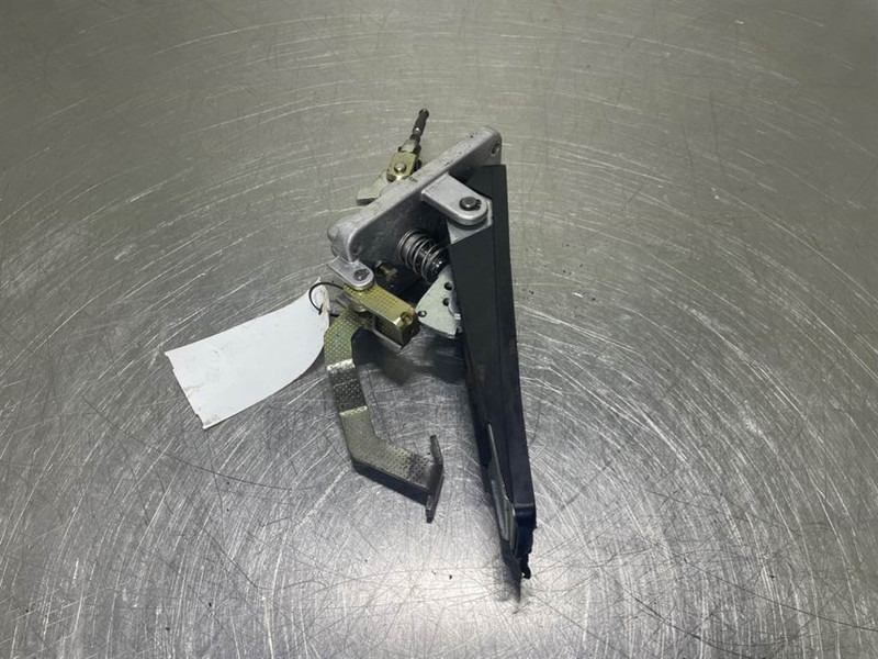Liebherr A316-5006144-Brake pedal - Kabina ir interjeras - Statybinė technika: foto 3 Liebherr A316-5006144-Brake pedal - Kabina ir interjeras - Statybinė technika: foto 3