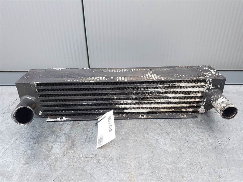 Liebherr L514-10664351/10492697-Charge air cooler/Kühler - Variklis ir dalys - Statybinė technika: foto 1 Liebherr L514-10664351/10492697-Charge air cooler/Kühler - Variklis ir dalys - Statybinė technika: foto 1