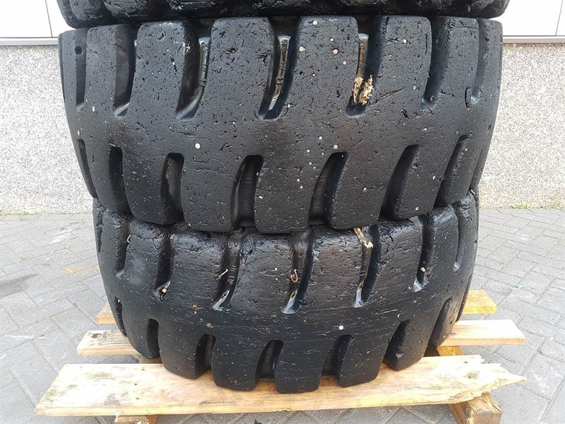 Liebherr L514 Stereo-Goodyear 17.5R25-Tire/Reifen/Band - Padanga - Statybinė technika: foto 4 Liebherr L514 Stereo-Goodyear 17.5R25-Tire/Reifen/Band - Padanga - Statybinė technika: foto 4