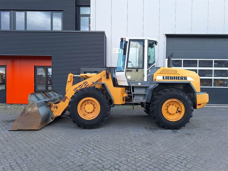 Liebherr L522 - Ratinis krautuvas: foto 1 Liebherr L522 - Ratinis krautuvas: foto 1