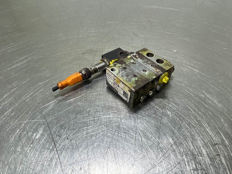 Liebherr L524-10444143 / 11341172-Lubricating system - Rėmas/ Važiuoklė - Statybinė technika: foto 1 Liebherr L524-10444143 / 11341172-Lubricating system - Rėmas/ Važiuoklė - Statybinė technika: foto 1