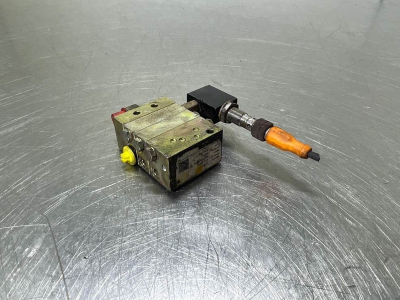 Liebherr L524-10444143 / 11341172-Lubricating system - Rėmas/ Važiuoklė - Statybinė technika: foto 4 Liebherr L524-10444143 / 11341172-Lubricating system - Rėmas/ Važiuoklė - Statybinė technika: foto 4