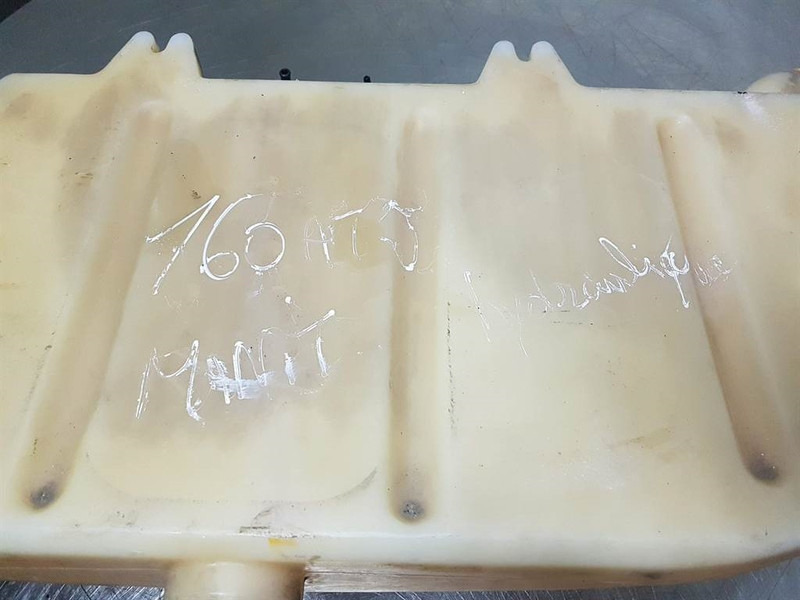 Manitou 160ATJ - Fuel tank/Kraftstofftank/Brandstoftank - Rėmas/ Važiuoklė - Statybinė technika: foto 5 Manitou 160ATJ - Fuel tank/Kraftstofftank/Brandstoftank - Rėmas/ Važiuoklė - Statybinė technika: foto 5