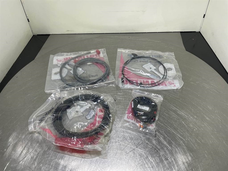 Manitou - Trailer hitch/Anhängerkupplung/Trekhaak - Rėmas/ Važiuoklė - Statybinė technika: foto 3 Manitou - Trailer hitch/Anhängerkupplung/Trekhaak - Rėmas/ Važiuoklė - Statybinė technika: foto 3