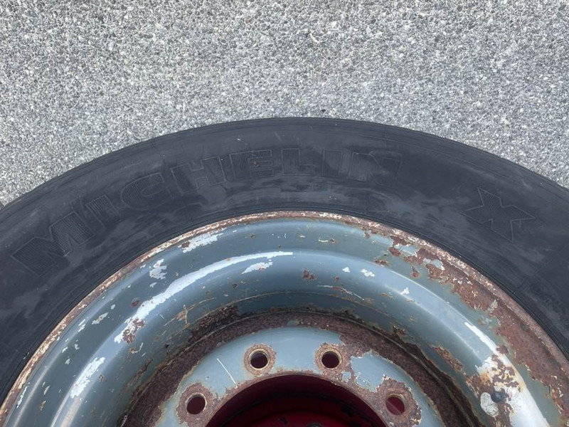 Michelin 425/65R22.5-Tire/Reifen/Band - Padangos ir ratlankiai - Statybinė technika: foto 5 Michelin 425/65R22.5-Tire/Reifen/Band - Padangos ir ratlankiai - Statybinė technika: foto 5