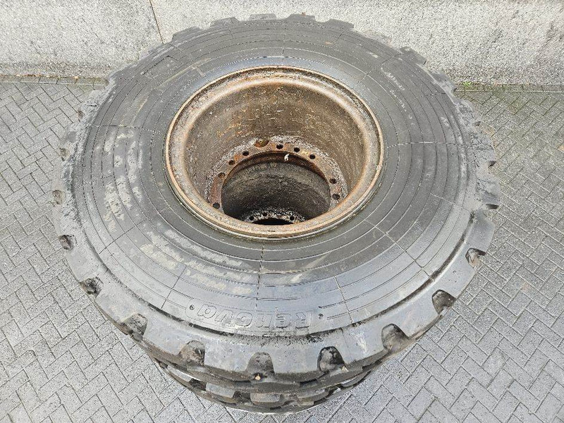 O & K L25.5-Renova 20.5R25-Tire/Reifen/Band - Padangos ir ratlankiai - Statybinė technika: foto 4 O & K L25.5-Renova 20.5R25-Tire/Reifen/Band - Padangos ir ratlankiai - Statybinė technika: foto 4