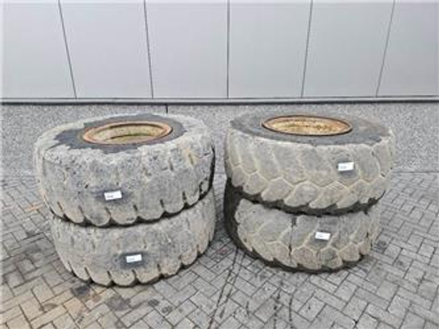 Terex TL260S-20.5R25-Tire/Reifen/Band - Padangos ir ratlankiai - Statybinė technika: foto 1 Terex TL260S-20.5R25-Tire/Reifen/Band - Padangos ir ratlankiai - Statybinė technika: foto 1