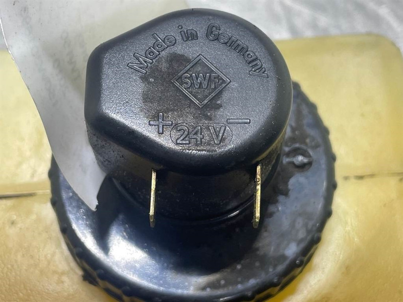 Terex TW150-3602515-Tank/Behälter/Reservoir - Kabina ir interjeras - Statybinė technika: foto 4 Terex TW150-3602515-Tank/Behälter/Reservoir - Kabina ir interjeras - Statybinė technika: foto 4