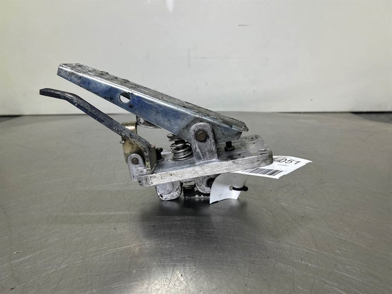 Terex TW150-6041506-Brake pedal/Bremspedal/Rempedaal - Kabina ir interjeras - Statybinė technika: foto 2 Terex TW150-6041506-Brake pedal/Bremspedal/Rempedaal - Kabina ir interjeras - Statybinė technika: foto 2