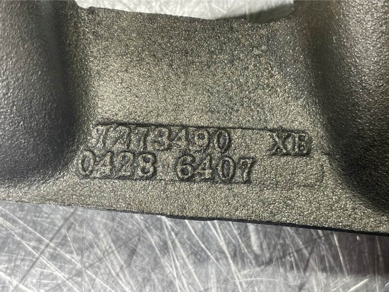Volvo L30B-Z/X-Deutz TD2011L04I-04286407-Intake manifold - Variklis - Statybinė technika: foto 4 Volvo L30B-Z/X-Deutz TD2011L04I-04286407-Intake manifold - Variklis - Statybinė technika: foto 4
