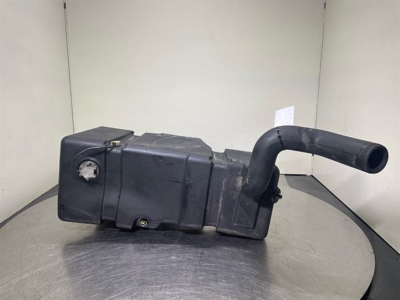 Volvo L30B-Z/X-VOE11306084-Fuel tank/Kraftstofftank - Rėmas/ Važiuoklė - Statybinė technika: foto 2 Volvo L30B-Z/X-VOE11306084-Fuel tank/Kraftstofftank - Rėmas/ Važiuoklė - Statybinė technika: foto 2