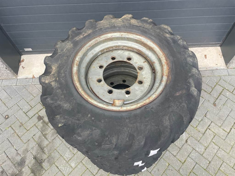 Volvo L30D-Firestone 12.5-20-Tire/Reifen/Band - Padangos ir ratlankiai - Statybinė technika: foto 5 Volvo L30D-Firestone 12.5-20-Tire/Reifen/Band - Padangos ir ratlankiai - Statybinė technika: foto 5