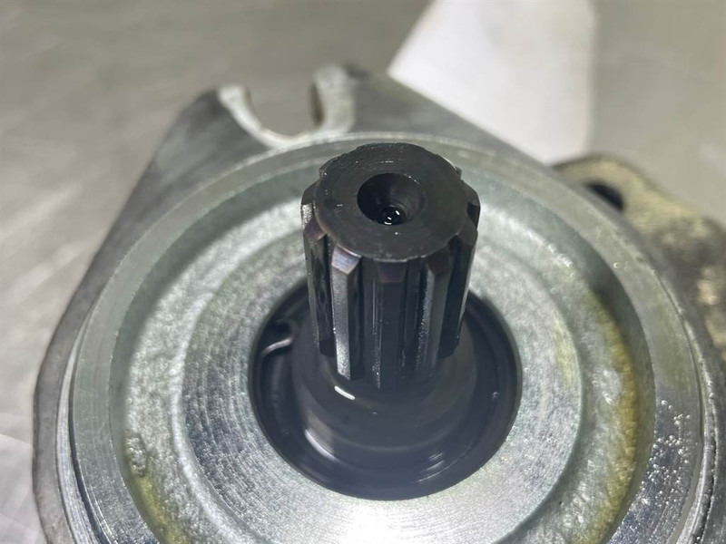 Volvo L35B-Haldex WP15A1-1830497-Gearpump/Zahnradpumpe - Hidraulika - Statybinė technika: foto 4 Volvo L35B-Haldex WP15A1-1830497-Gearpump/Zahnradpumpe - Hidraulika - Statybinė technika: foto 4