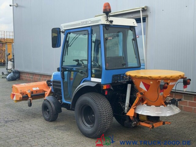 Iseki 2120 Winterdienst Besen + Streuer 2 Zapfwellen - Komunalinis traktorius: foto 4 Iseki 2120 Winterdienst Besen + Streuer 2 Zapfwellen - Komunalinis traktorius: foto 4