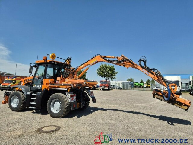 JCB Fastrac inklusive 4x4 Mulag Front + Heck Mäher - Traktorius: foto 5 JCB Fastrac inklusive 4x4 Mulag Front + Heck Mäher - Traktorius: foto 5
