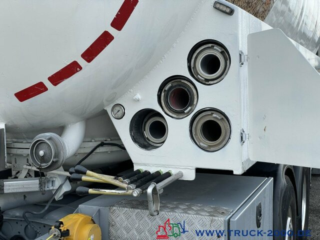 Mercedes-Benz Actros 2544 Silo Holz Pellets 28m³ inkl. Waage - Asenizatorius: foto 2 Mercedes-Benz Actros 2544 Silo Holz Pellets 28m³ inkl. Waage - Asenizatorius: foto 2