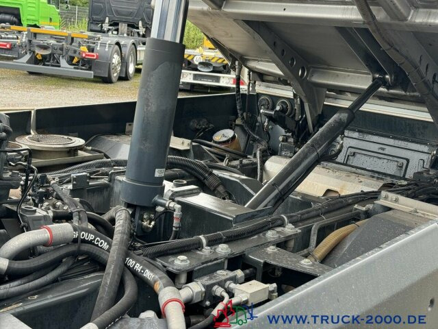 Schmidt MFH 5500 3 Besen + Hochdruckreiniger mit Lanze - Gatvių šlavimo mašina: foto 5 Schmidt MFH 5500 3 Besen + Hochdruckreiniger mit Lanze - Gatvių šlavimo mašina: foto 5
