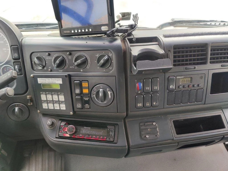 Šiukšliavežis MAN TGA 26.320 6x2 garbage truck ZOELLER: foto 11