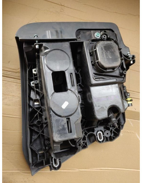 MAN koplamp / headlight TGL Euro6 - Priekinis žibintas: foto 2 MAN koplamp / headlight TGL Euro6 - Priekinis žibintas: foto 2