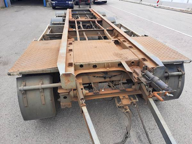 Konteineris-vežimus/ Sukeisti kūną puspriekabė Floor FLA-3-101: foto 6