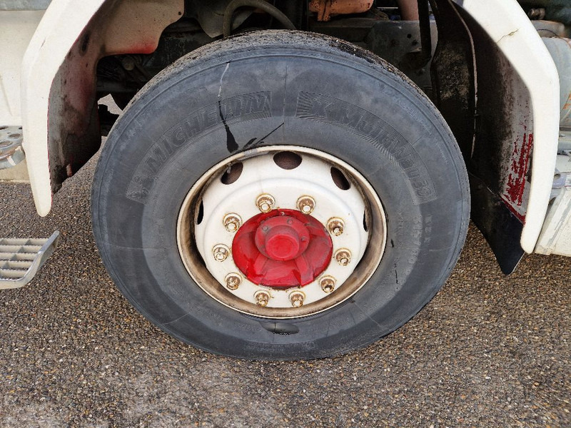 Scania R 142 H 6X2 V8 - Platforminis/ Bortinis sunkvežimis: foto 2 Scania R 142 H 6X2 V8 - Platforminis/ Bortinis sunkvežimis: foto 2