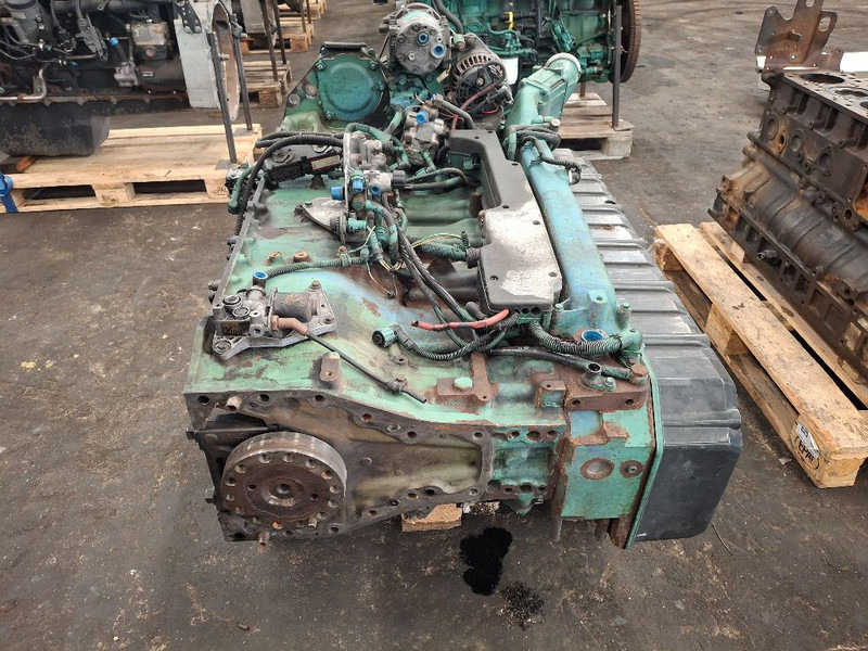 Volvo D12D420 - Variklis: foto 2 Volvo D12D420 - Variklis: foto 2