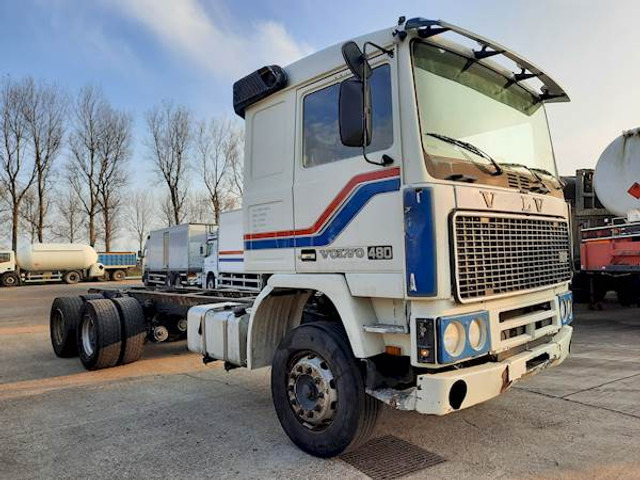 Volvo F 12 6*4 STEEL SUSPENSION - Važiuoklės sunkvežimis: foto 4 Volvo F 12 6*4 STEEL SUSPENSION - Važiuoklės sunkvežimis: foto 4