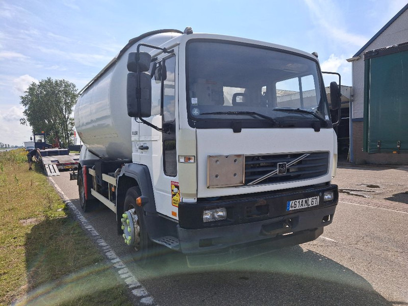 Volvo FL 250 GAS / LPG - Autocisterna: foto 2 Volvo FL 250 GAS / LPG - Autocisterna: foto 2