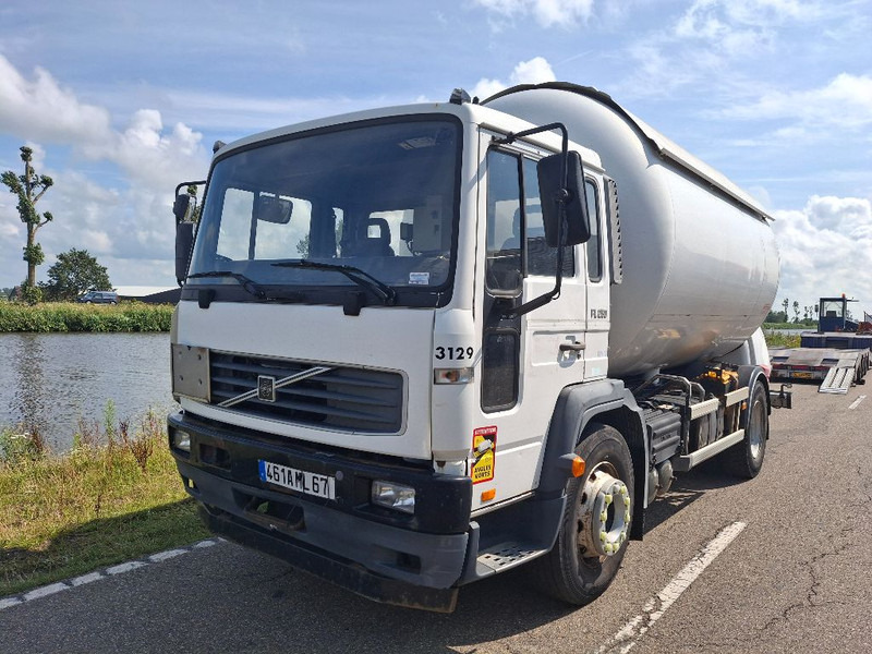 Volvo FL 250 GAS / LPG - Autocisterna: foto 1 Volvo FL 250 GAS / LPG - Autocisterna: foto 1