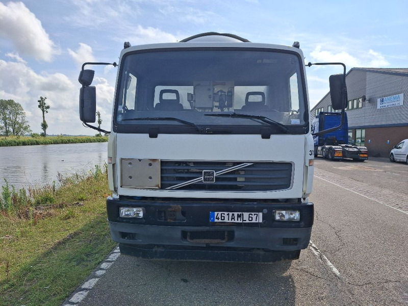 Volvo FL 250 GAS / LPG - Autocisterna: foto 3 Volvo FL 250 GAS / LPG - Autocisterna: foto 3