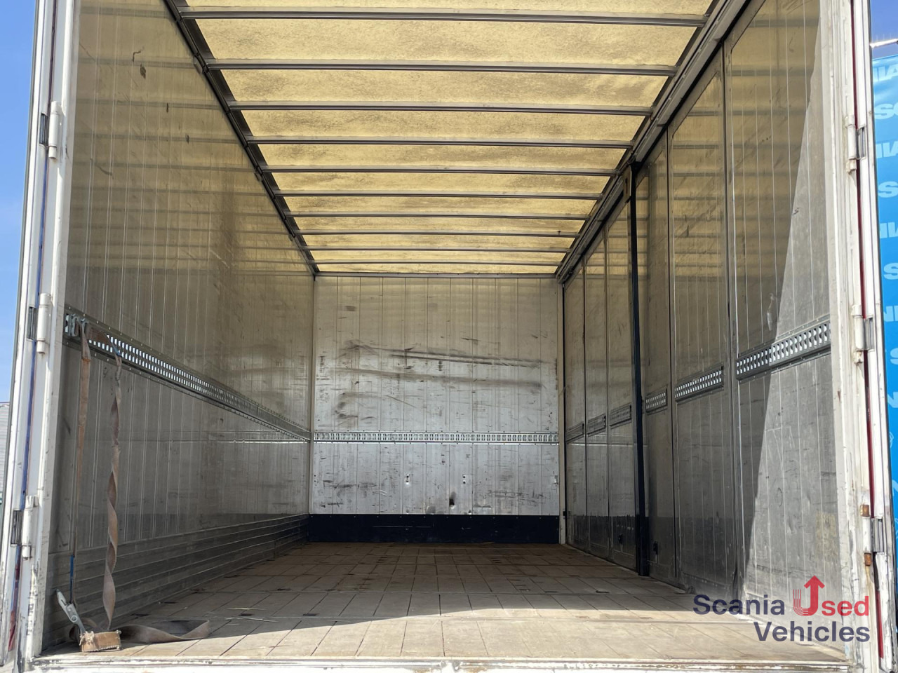 SCANIA P 250 DB4x2MNB SIDE DOORS FULL AIR 250X246X250CM - Furgonas sunkvežimis: foto 2 SCANIA P 250 DB4x2MNB SIDE DOORS FULL AIR 250X246X250CM - Furgonas sunkvežimis: foto 2