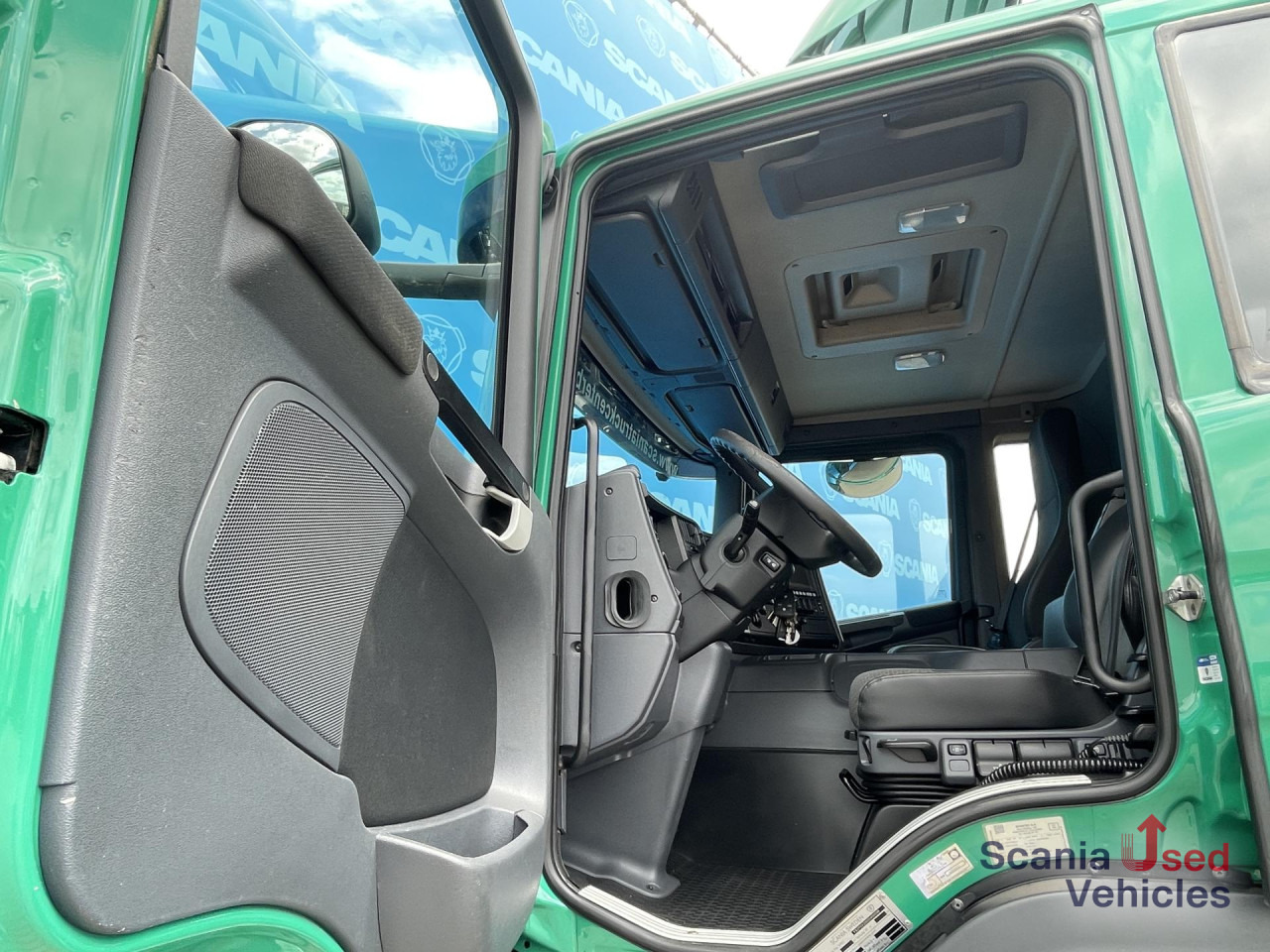 SCANIA P 320 DB6x2*4MNB RETARDER FULL AIR 8T TAIL LIFT AC - Furgonas sunkvežimis: foto 4 SCANIA P 320 DB6x2*4MNB RETARDER FULL AIR 8T TAIL LIFT AC - Furgonas sunkvežimis: foto 4