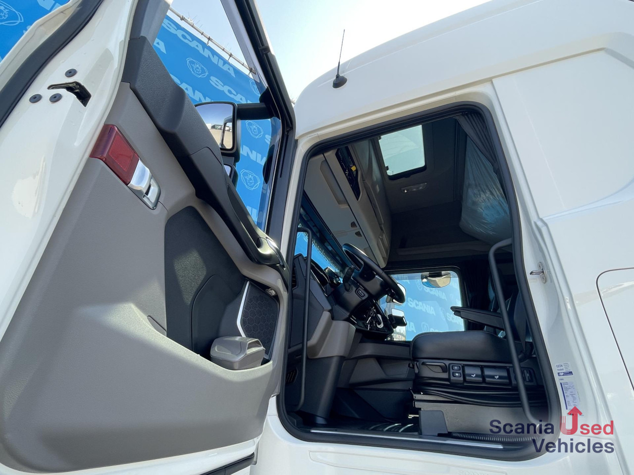SCANIA S 500 A4x2NB RETARDER DIFF-L PARK AIRCO FULL AIR - Vilkikas: foto 5 SCANIA S 500 A4x2NB RETARDER DIFF-L PARK AIRCO FULL AIR - Vilkikas: foto 5