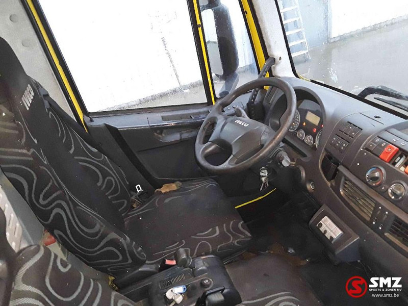 Iveco Eurocargo 190 E 26 13500 L 5 compartments - Autocisterna: foto 5 Iveco Eurocargo 190 E 26 13500 L 5 compartments - Autocisterna: foto 5