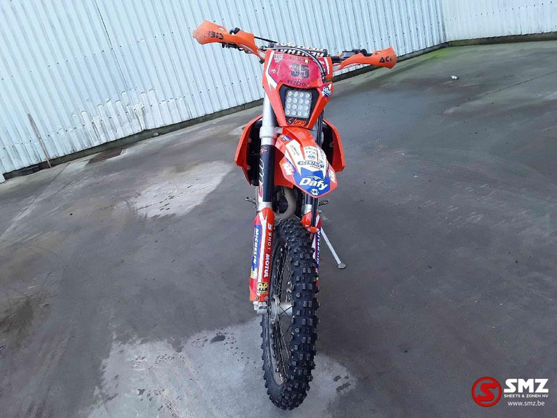 KTM KTM 250 - Motociklas: foto 2 KTM KTM 250 - Motociklas: foto 2