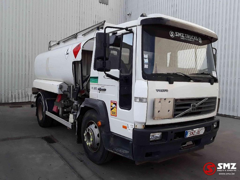Volvo FL6 220 10000L lames - Autocisterna: foto 1 Volvo FL6 220 10000L lames - Autocisterna: foto 1