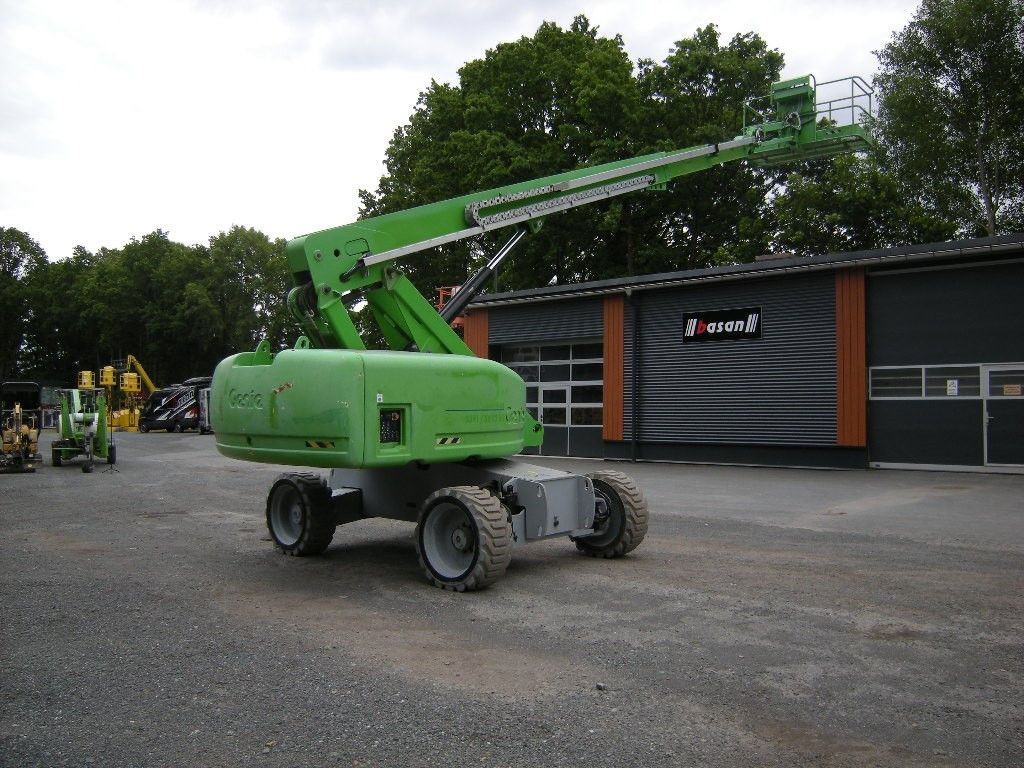 Genie Arbeitsbühne Genie S-65, AH 22 m - Autobokštelio: foto 2 Genie Arbeitsbühne Genie S-65, AH 22 m - Autobokštelio: foto 2