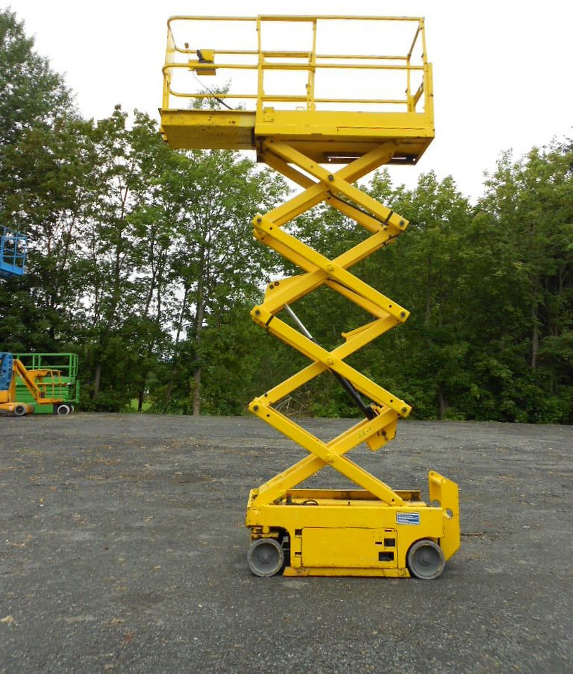 Genie GS 1930, Scherenarbeitsbühne Genie 8 m - Autobokštelio: foto 5 Genie GS 1930, Scherenarbeitsbühne Genie 8 m - Autobokštelio: foto 5